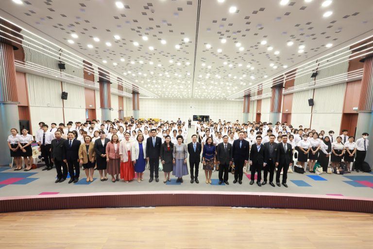 มหาวิทยาลัยสวนดุสิต จัดกิจกรรมปฐมนิเทศนักศึกษา ประจำปีการศึกษา 2568 “SDU Connect the Dots : จุดประกาย สานสัมพันธ์ สร้างสรรค์อนาคต”(ภาคเช้า)