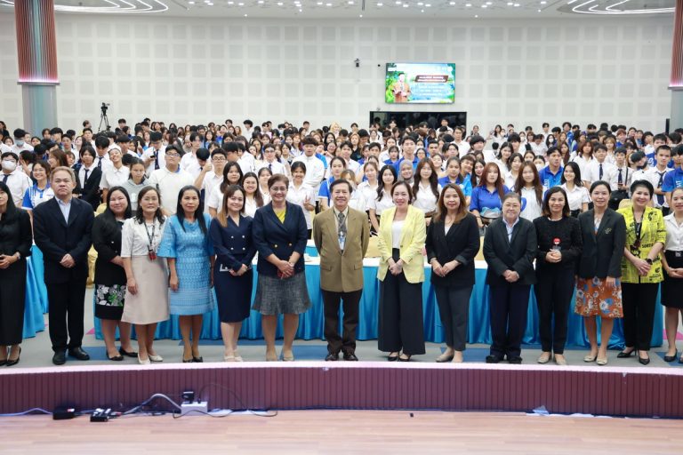 ศูนย์พัฒนาทุนมนุษย์ และโรงเรียนกฎหมายและการเมือง ร่วมกับ สำนักส่งเสริมวิชาการและงานทะเบียน จัดโครงการจัดการเรียนการสอนเชิงประสบการณ์ รายวิชาพลเมืองไทยและพลเมืองโลก และรายวิชาพลเมืองไทยในศตรวรรษที่ 21 (เรียนรวม) ในภาคเรียนที่ 1 ปีการศึกษา 2568