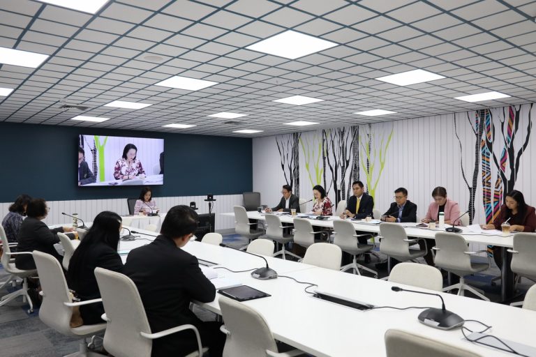 การประชุมคณะกรรมการพิจารณากลั่นกรองผู้ที่มีคุณสมบัติครบถ้วนสมควรเสนอขอพระราชทานเครื่องราชอิสริยาภรณ์อันเป็นที่สรรเสริญยิ่งดิเรกคุณภรณ์ ประจำปี 2569