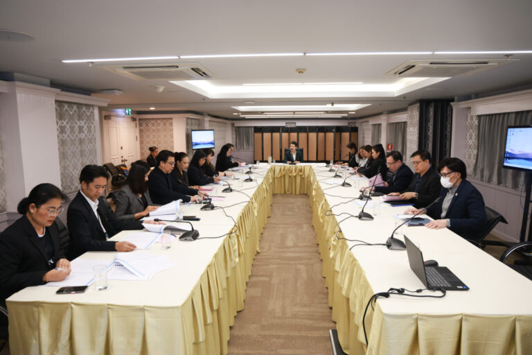 การประชุมคณะกรรมการตรวจสอบเอกสารพิจารณากลั่นกรองความดีความชอบเพื่อรับรองข้าราชการ ลูกจ้างประจำพนักงานมหาวิทยาลัย และบุคคลที่มีคุณสมบัติครบถ้วนสมควรเสนอขอพระราชทานเครื่องราชอิสริยาภรณ์อันเป็นที่เชิดชูยิ่งช้างเผือกและเครื่องราชอิสริยาภรณ์อันมีเกียรติยศยิ่งมงกุฎไทย และเหรียญจักรพรรดิมาลา ประจำปี 2569 ครั้งที่2/2568