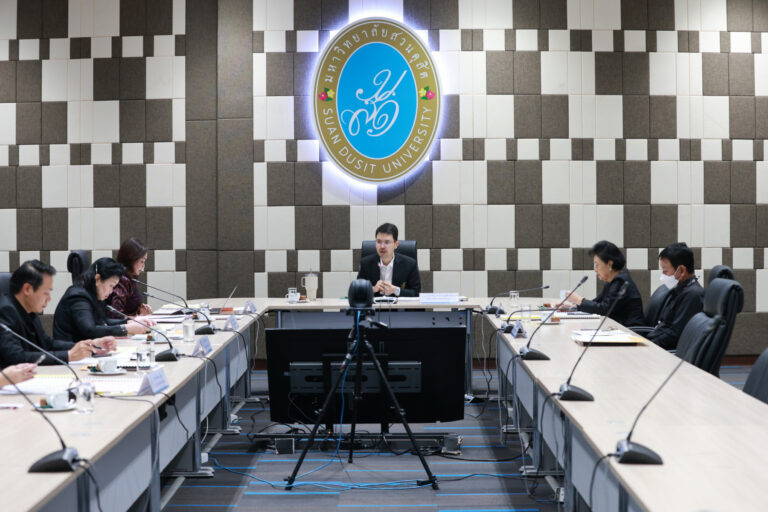 การประชุมคณะกรรมการกลั่นกรองผลการประเมินผลการปฏิบัติราชการ ของข้าราชการพลเรือนในสถาบันอุดมศึกษา และลูกจ้างประจำของส่วนราชการ รอบที่ 1 ประจำปีงบประมาณ พ.ศ. 2569